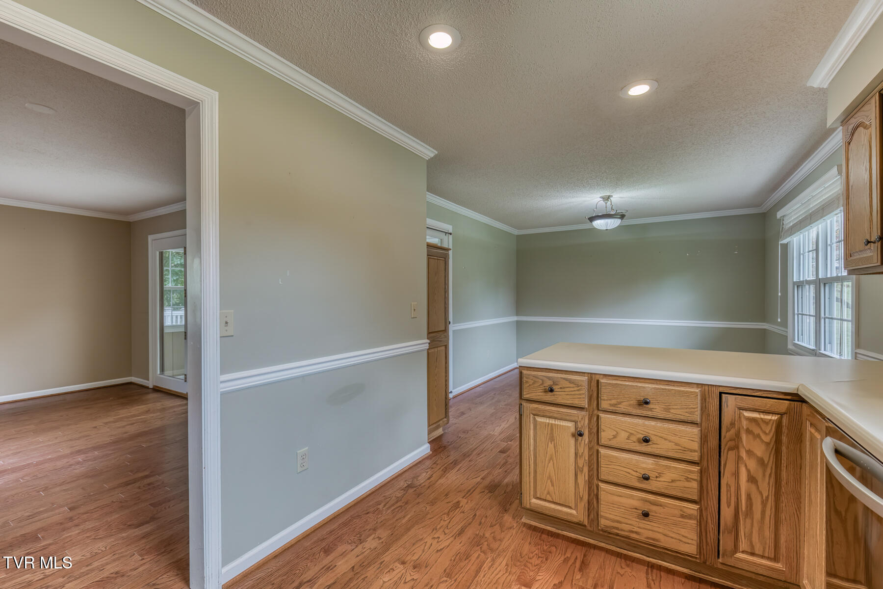 228 Edgefield Road Bristol, TN 37620 - Photo 11 of 47 228 Edgefield Rd-11