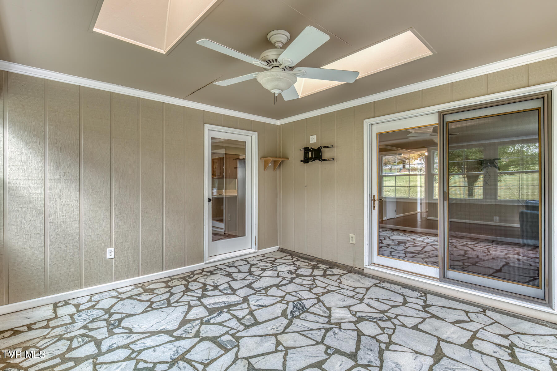 228 Edgefield Road Bristol, TN 37620 - Photo 15 of 47 228 Edgefield Rd-15