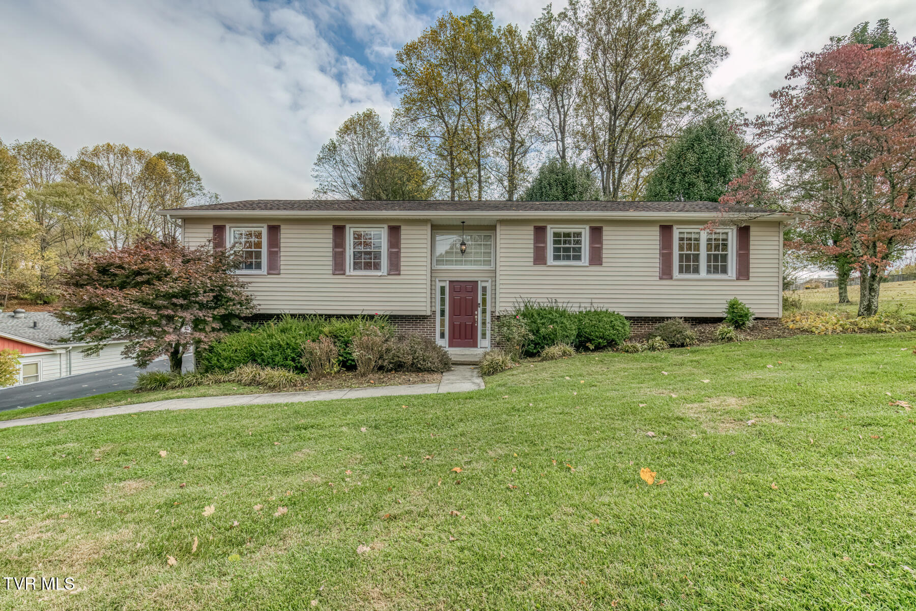 228 Edgefield Road Bristol, TN 37620 - Photo 34 of 47 228 Edgefield Rd-35