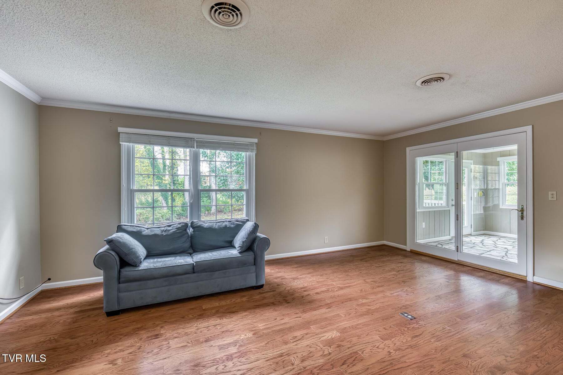 228 Edgefield Road Bristol, TN 37620 - Photo 4 of 47 228 Edgefield Rd-4