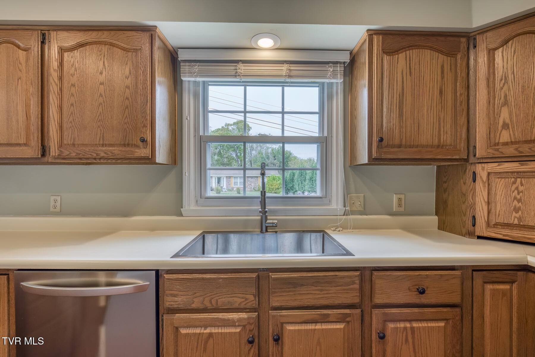 228 Edgefield Road Bristol, TN 37620 - Photo 9 of 47 228 Edgefield Rd-9