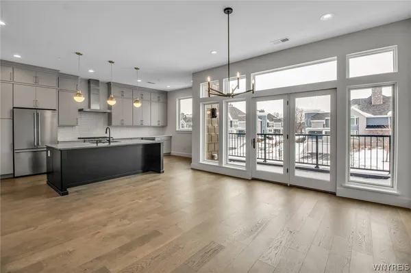 $869,000 | 260 Lakefront Boulevard, Buffalo, NY 14202