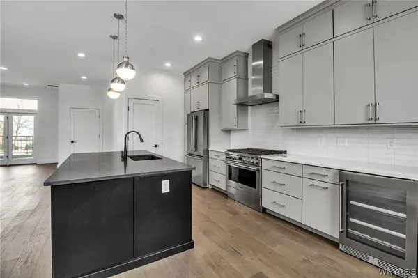 $869,000 | 260 Lakefront Boulevard, Buffalo, NY 14202