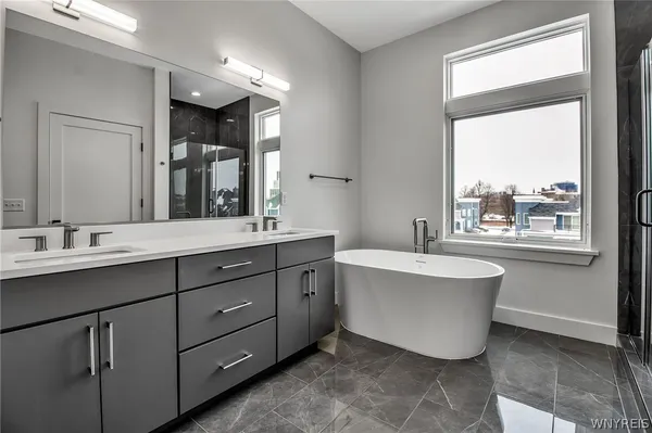 $869,000 | 260 Lakefront Boulevard, Buffalo, NY 14202