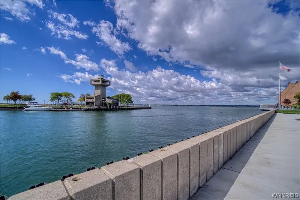 $869,000 | 260 Lakefront Boulevard, Buffalo, NY 14202