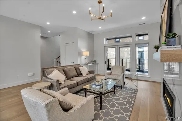 $869,000 | 260 Lakefront Boulevard, Buffalo, NY 14202