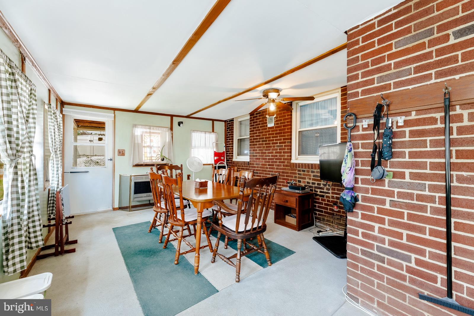 3118 Welsh Road Philadelphia, PA 19136 - Photo 33 of 38 Charming sunlit dining space awaits.