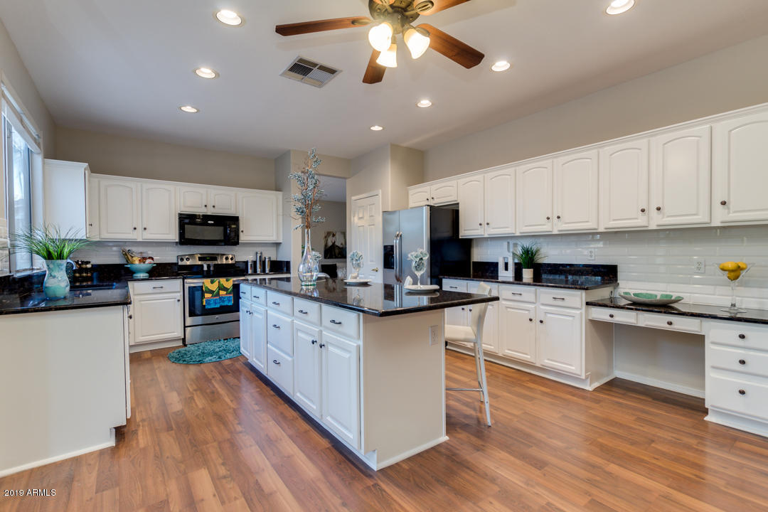 956 East Del Rio Street Gilbert, AZ 85295 - Photo 9 of 55 16-Del Rio