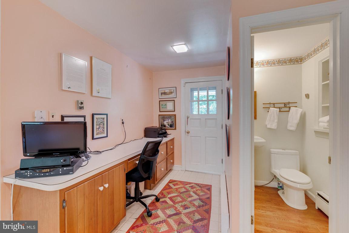 10 Watergate Court Silver Spring, MD 20905 - Photo 20 of 46 Gallery Image 20