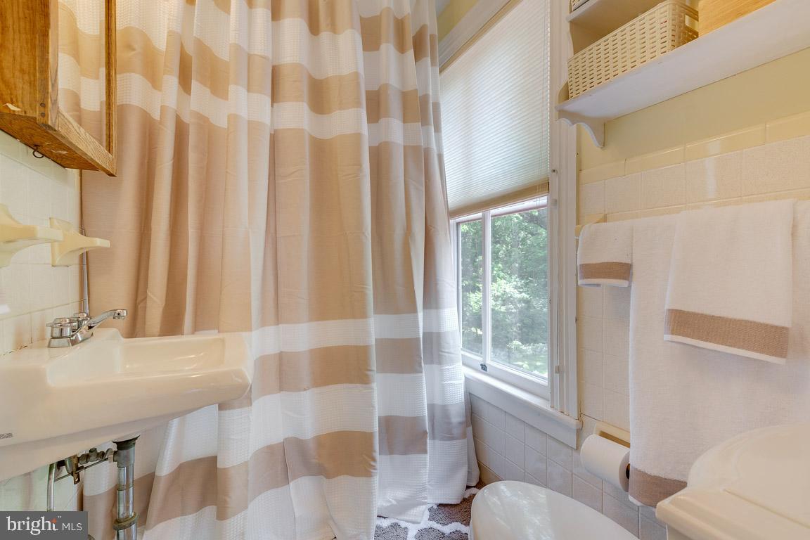 10 Watergate Court Silver Spring, MD 20905 - Photo 33 of 46 Gallery Image 33