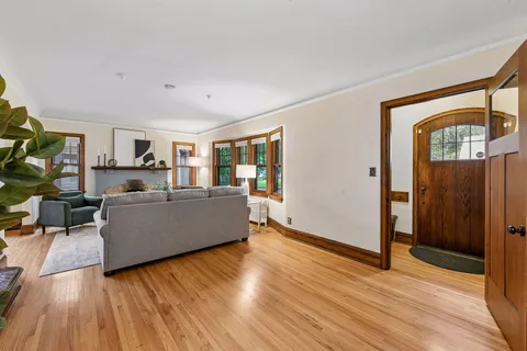 $450,000 | 1870 Beechwood Avenue, St. Paul, MN 55116