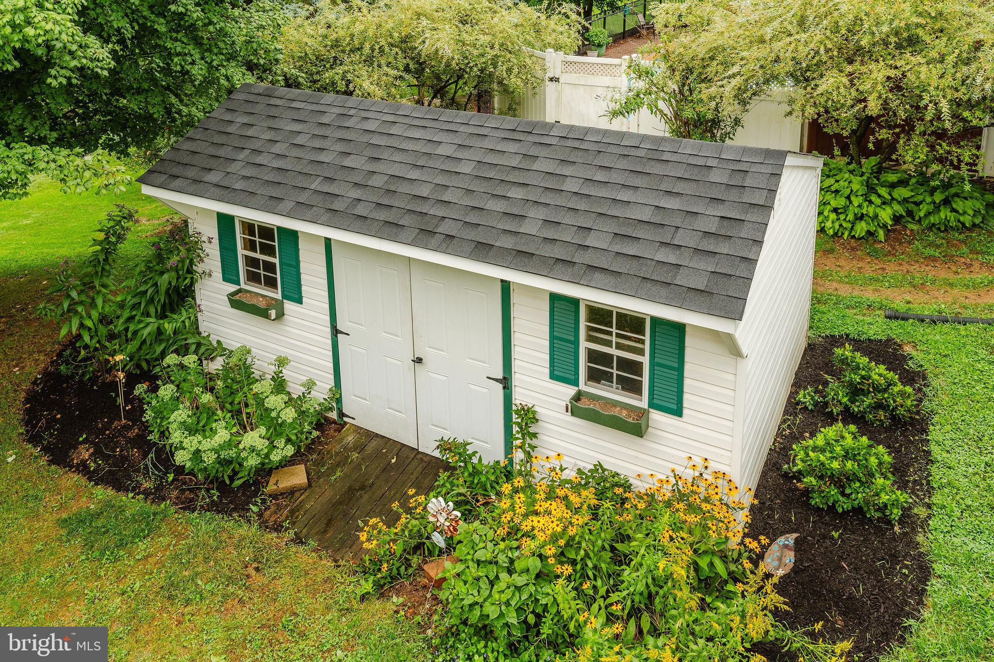 21 Edgewood Drive Lititz, PA 17543 - Photo 14 of 74