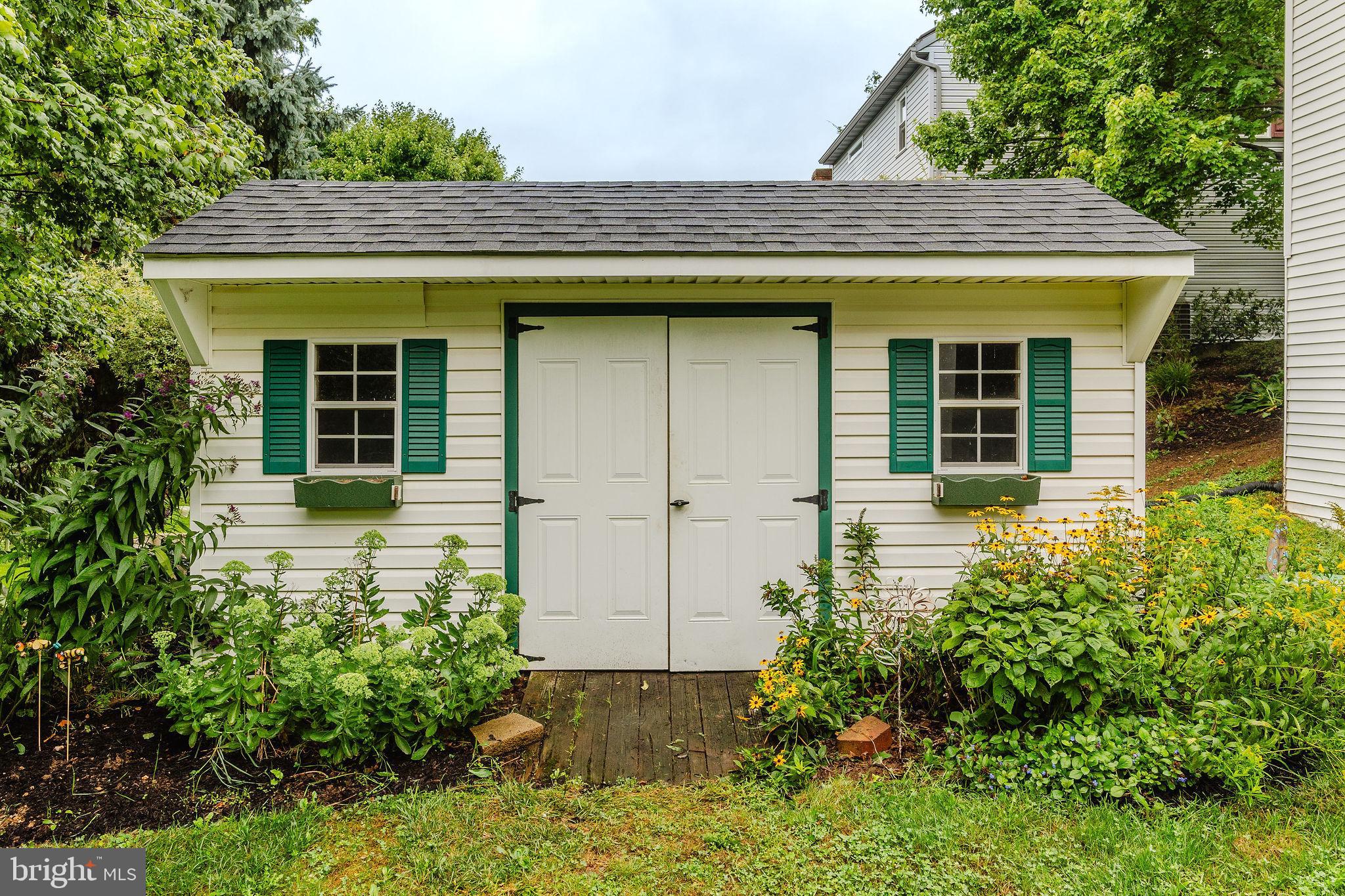 21 Edgewood Drive Lititz, PA 17543 - Photo 15 of 74