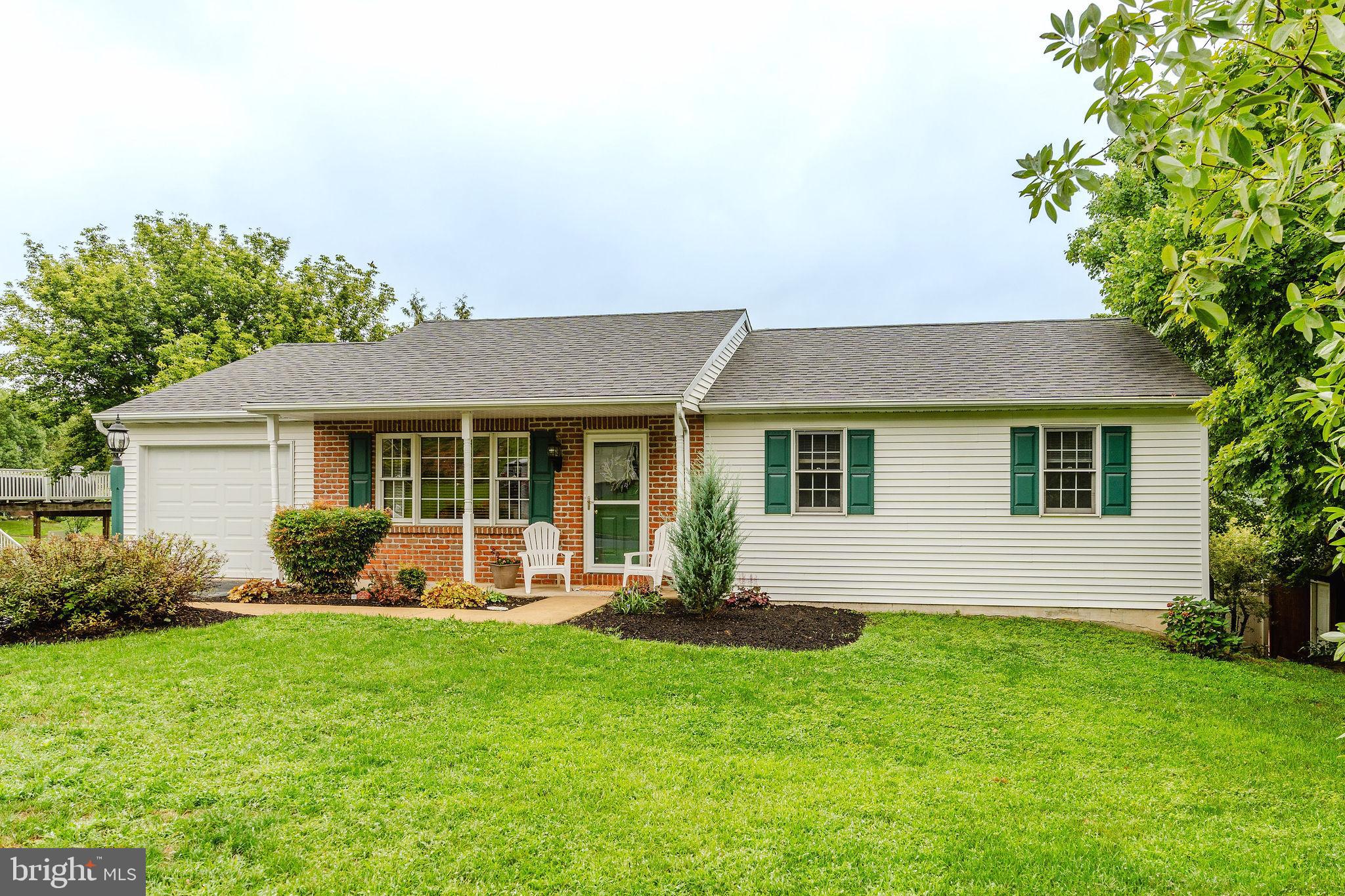 21 Edgewood Drive Lititz, PA 17543 - Photo 2 of 74