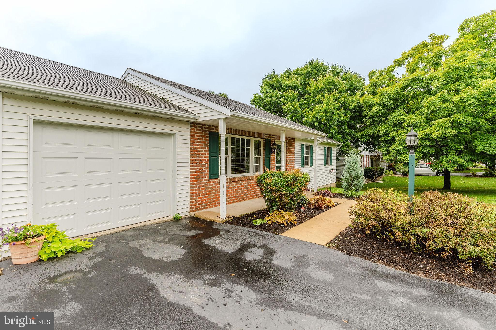 21 Edgewood Drive Lititz, PA 17543 - Photo 5 of 74