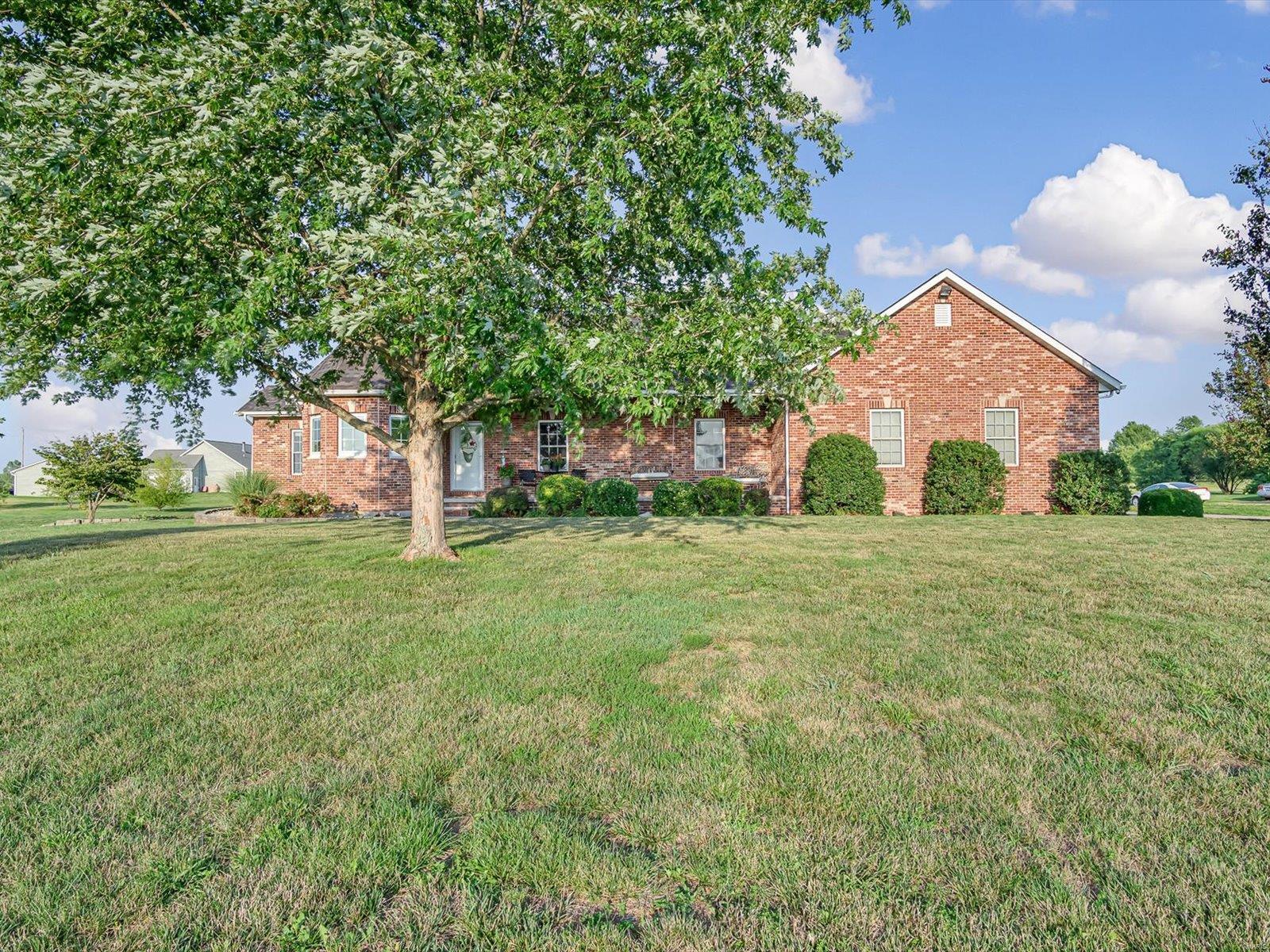 6566 H Road Waterloo, IL 62298 - Photo 1 of 36