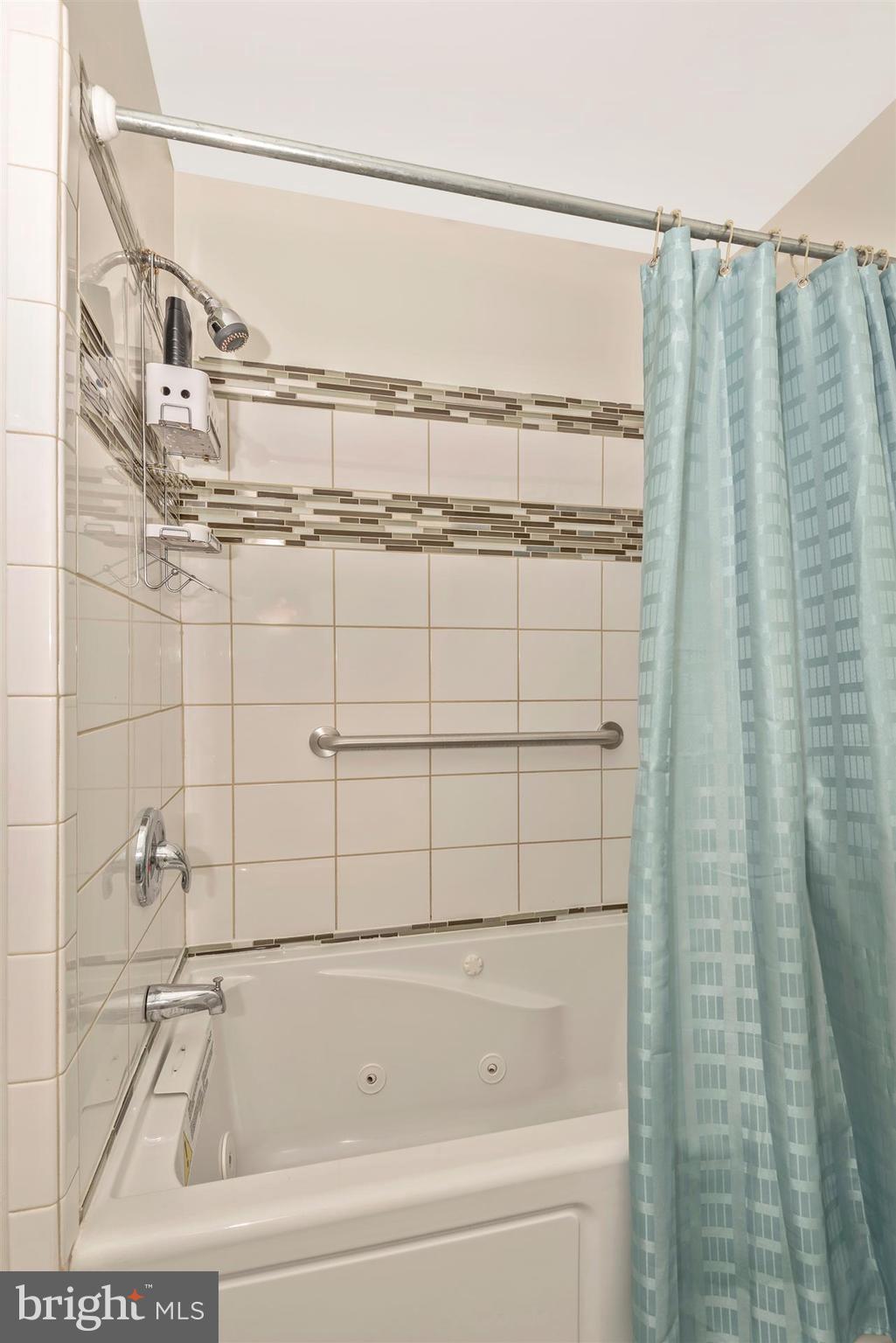 17108 Carwell Road Silver Spring, MD 20905 - Photo 17 of 31 Custom Bath Finishes