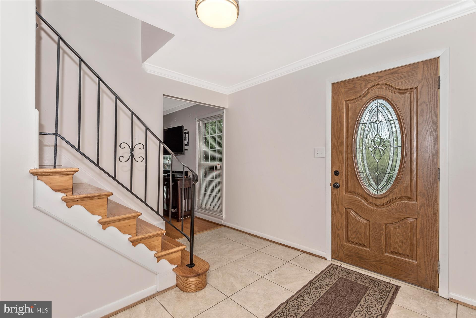 17108 Carwell Road Silver Spring, MD 20905 - Photo 3 of 31 Foyer