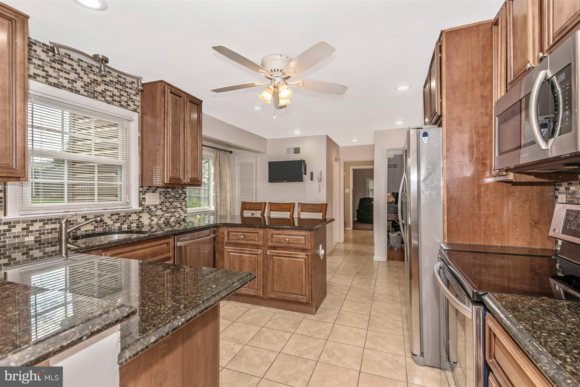 17108 Carwell Road Silver Spring, MD 20905 - Photo 4 of 31 Kitchen
