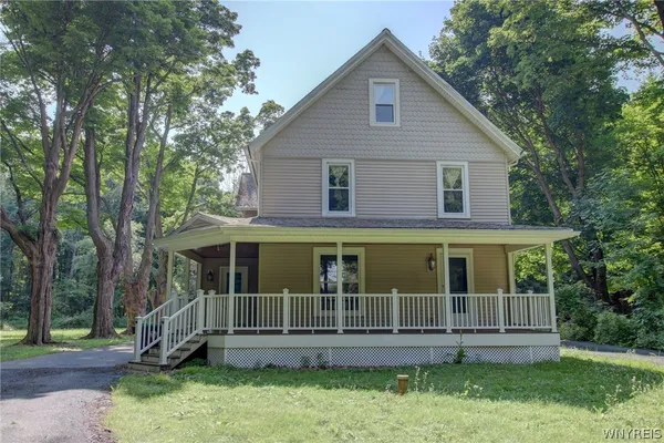 $2,900 | 5880 Draudt Road, Orchard Park, NY 14127