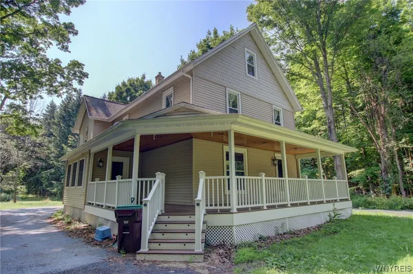 $2,900 | 5880 Draudt Road, Orchard Park, NY 14127
