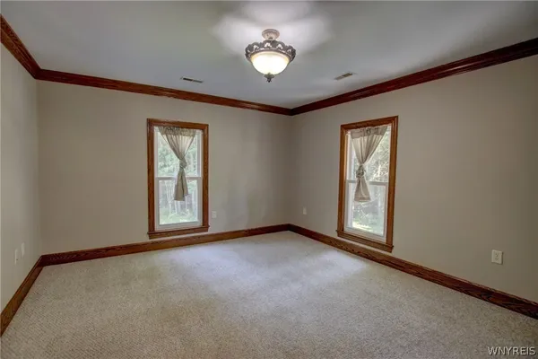 $2,900 | 5880 Draudt Road, Orchard Park, NY 14127