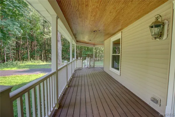 $2,900 | 5880 Draudt Road, Orchard Park, NY 14127