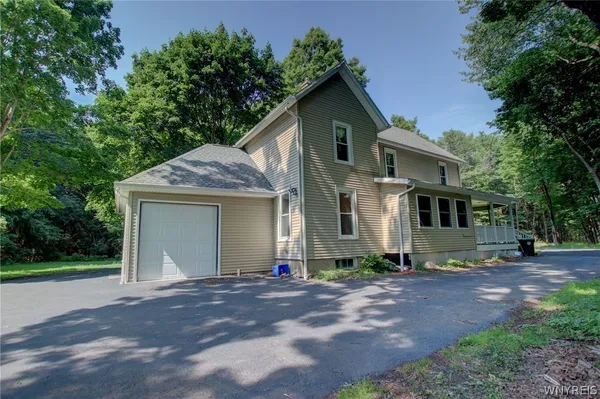 $2,900 | 5880 Draudt Road, Orchard Park, NY 14127