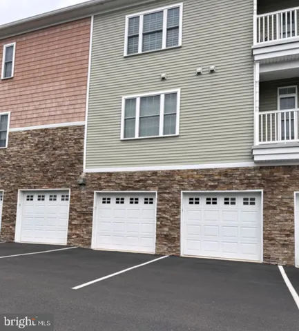 $2,500 | 756 Street Road, Unit 17, Southampton, PA 18966