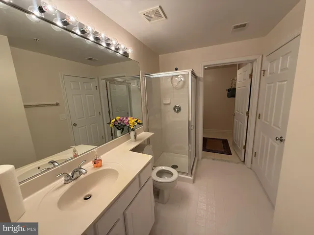 $2,450 | 115 Timberbrook Lane, Unit 101, Gaithersburg, MD 20878