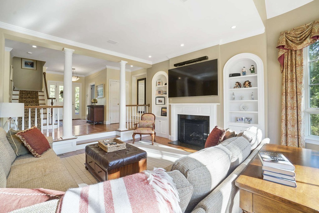 2 Jackson Pond Road, Unit 2 Dedham, MA 02026 - Photo 4 of 30 Gallery Image 4