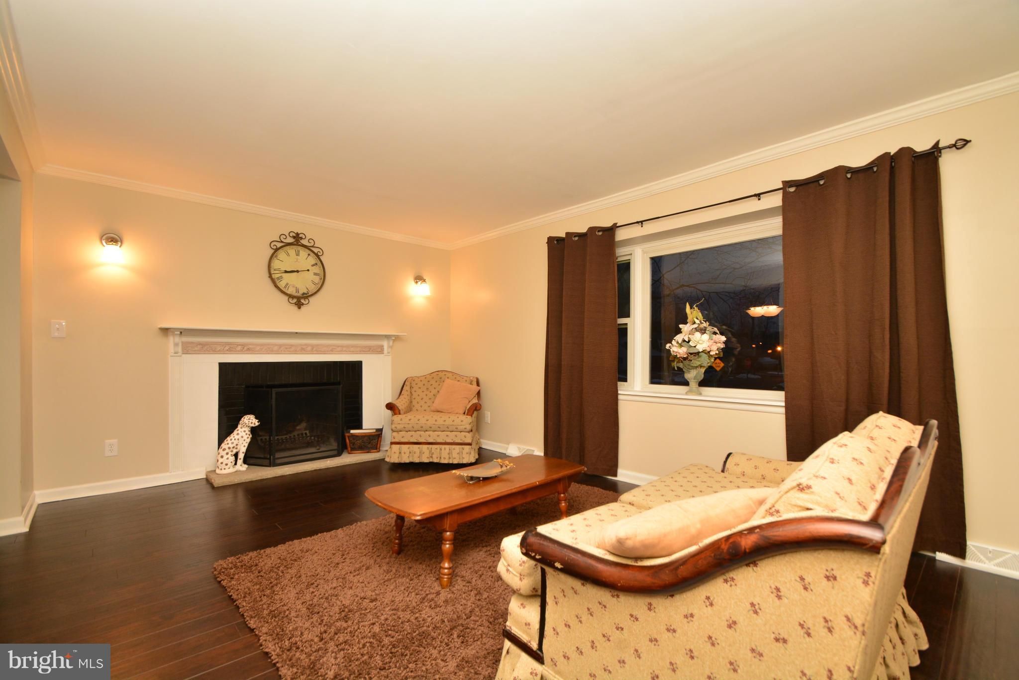 401 Latimer Road Joppa, MD 21085 - Photo 12 of 28 Living Room
