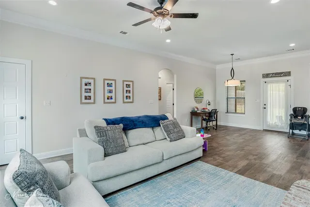 $2,420 | 6630 Blanchard Lake Drive, Shreveport, LA 71107