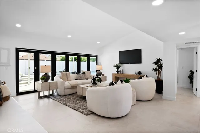 $1,699,000 | 1975 East Mark Leslie Drive, Palm Springs, CA 92264