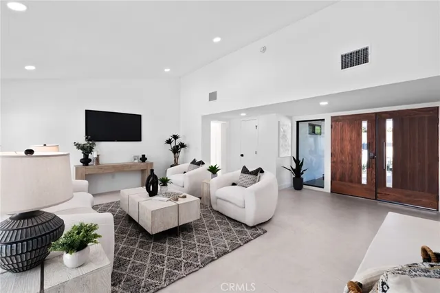 $1,699,000 | 1975 East Mark Leslie Drive, Palm Springs, CA 92264