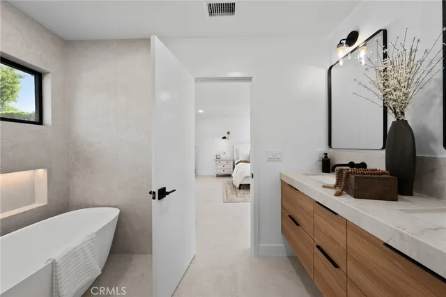 $1,699,000 | 1975 East Mark Leslie Drive, Palm Springs, CA 92264