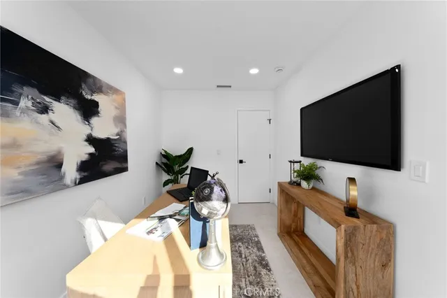 $1,699,000 | 1975 East Mark Leslie Drive, Palm Springs, CA 92264