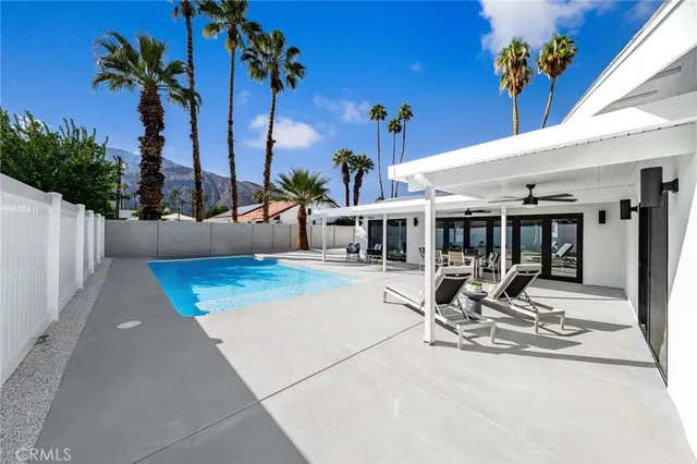 $1,699,000 | 1975 East Mark Leslie Drive, Palm Springs, CA 92264