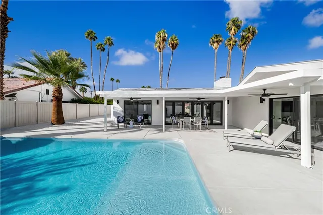 $1,699,000 | 1975 East Mark Leslie Drive, Palm Springs, CA 92264