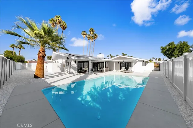$1,699,000 | 1975 East Mark Leslie Drive, Palm Springs, CA 92264