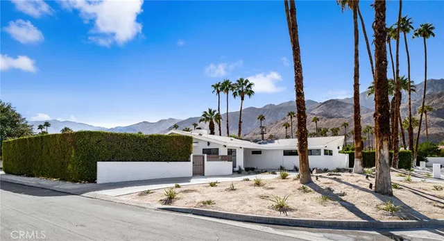$1,699,000 | 1975 East Mark Leslie Drive, Palm Springs, CA 92264