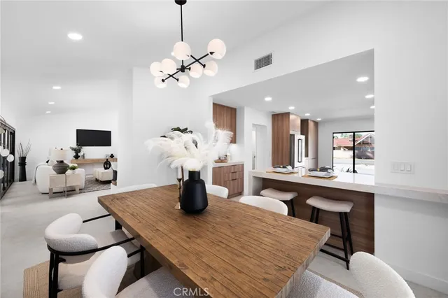 $1,699,000 | 1975 East Mark Leslie Drive, Palm Springs, CA 92264