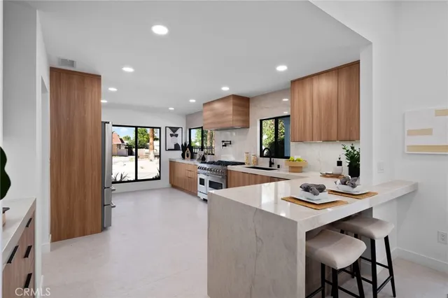 $1,699,000 | 1975 East Mark Leslie Drive, Palm Springs, CA 92264