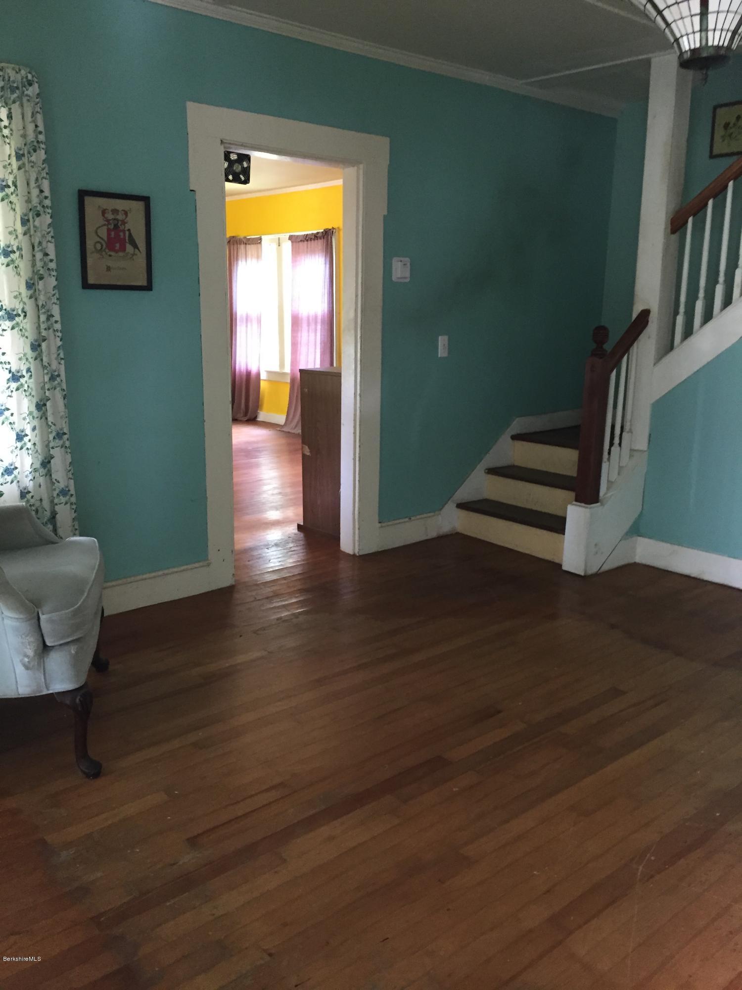 27 Albany Road West Stockbridge, MA 01266 - Photo 2 of 17 IMG_1813