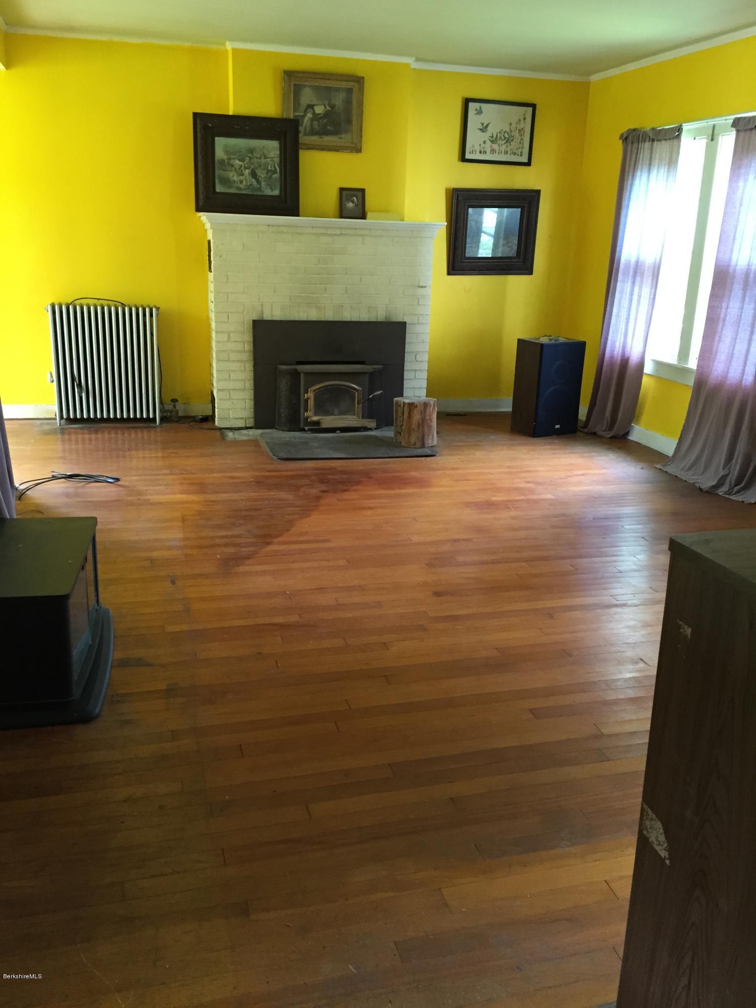 27 Albany Road West Stockbridge, MA 01266 - Photo 11 of 17 IMG_1815