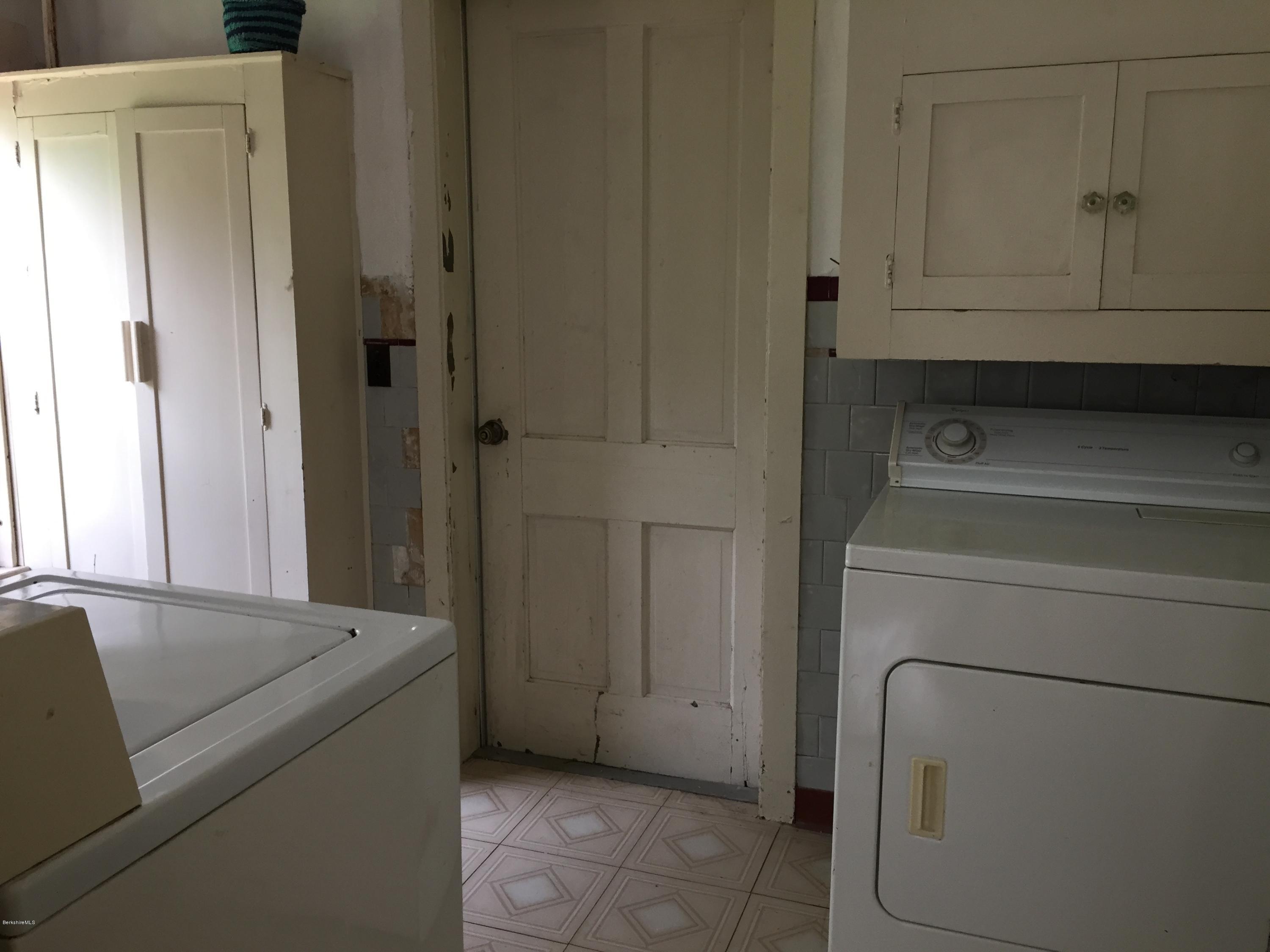 27 Albany Road West Stockbridge, MA 01266 - Photo 13 of 17 IMG_1826