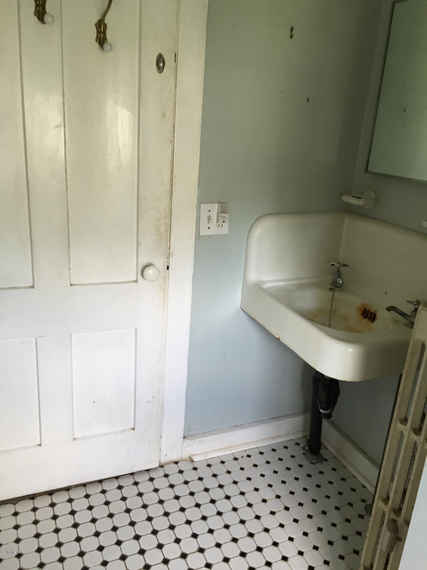 27 Albany Road West Stockbridge, MA 01266 - Photo 16 of 17 IMG_1839