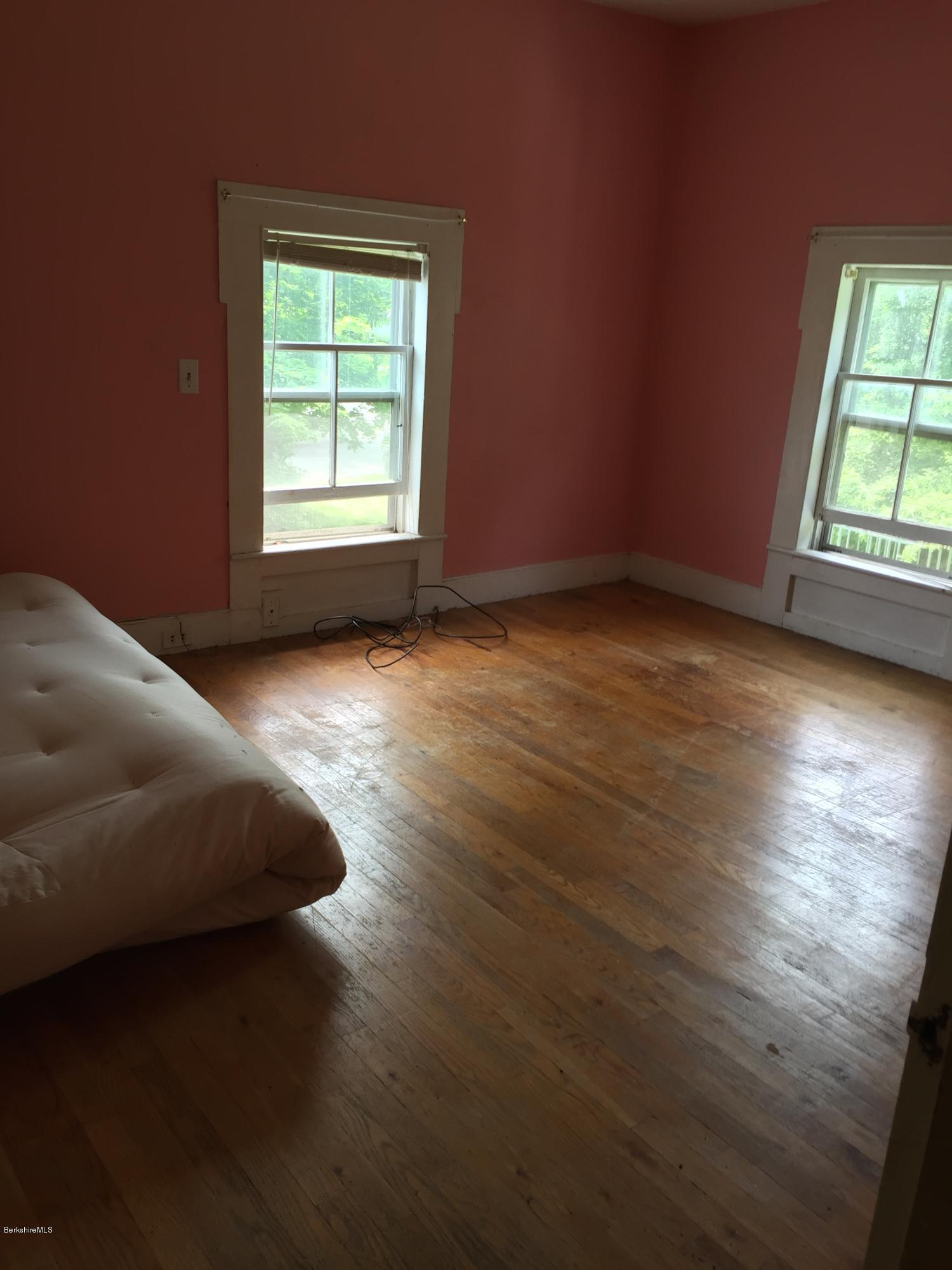27 Albany Road West Stockbridge, MA 01266 - Photo 5 of 17 IMG_1831