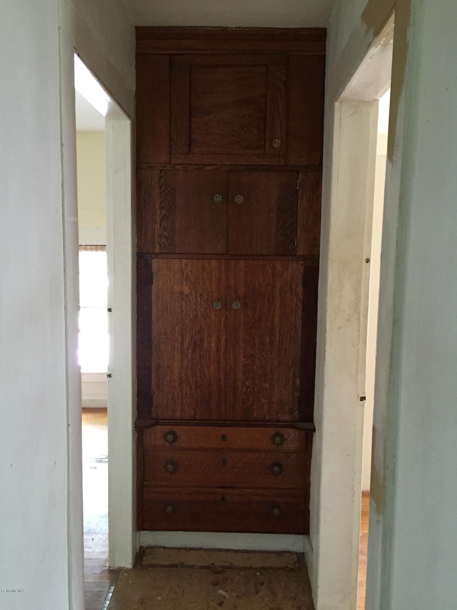 27 Albany Road West Stockbridge, MA 01266 - Photo 6 of 17 IMG_1832