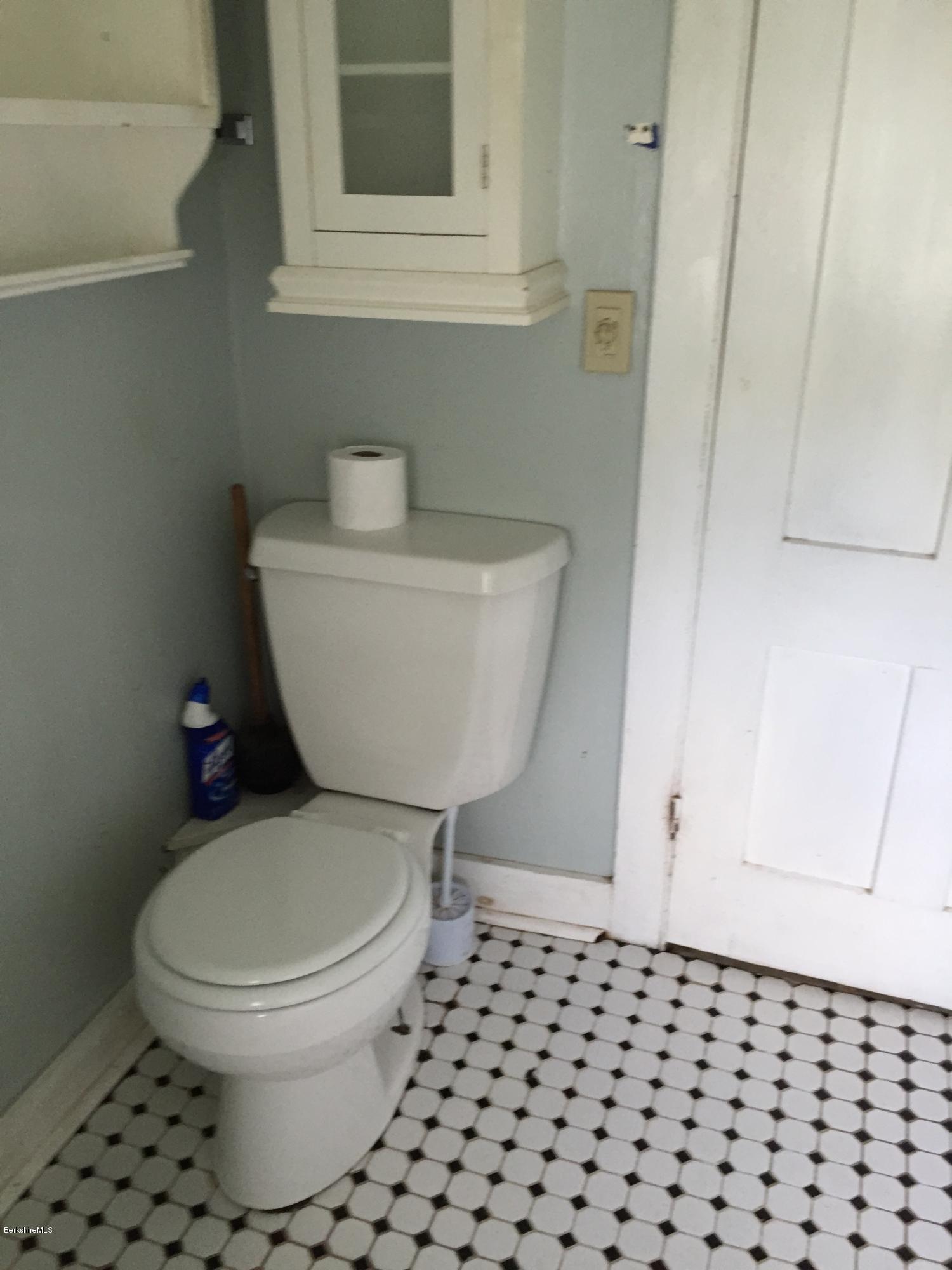 27 Albany Road West Stockbridge, MA 01266 - Photo 8 of 17 IMG_1838